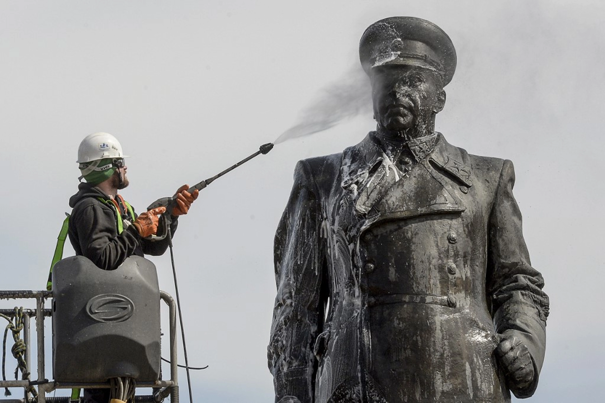 Kharkiv authorities restore bust of Soviet Marshal Zhukov