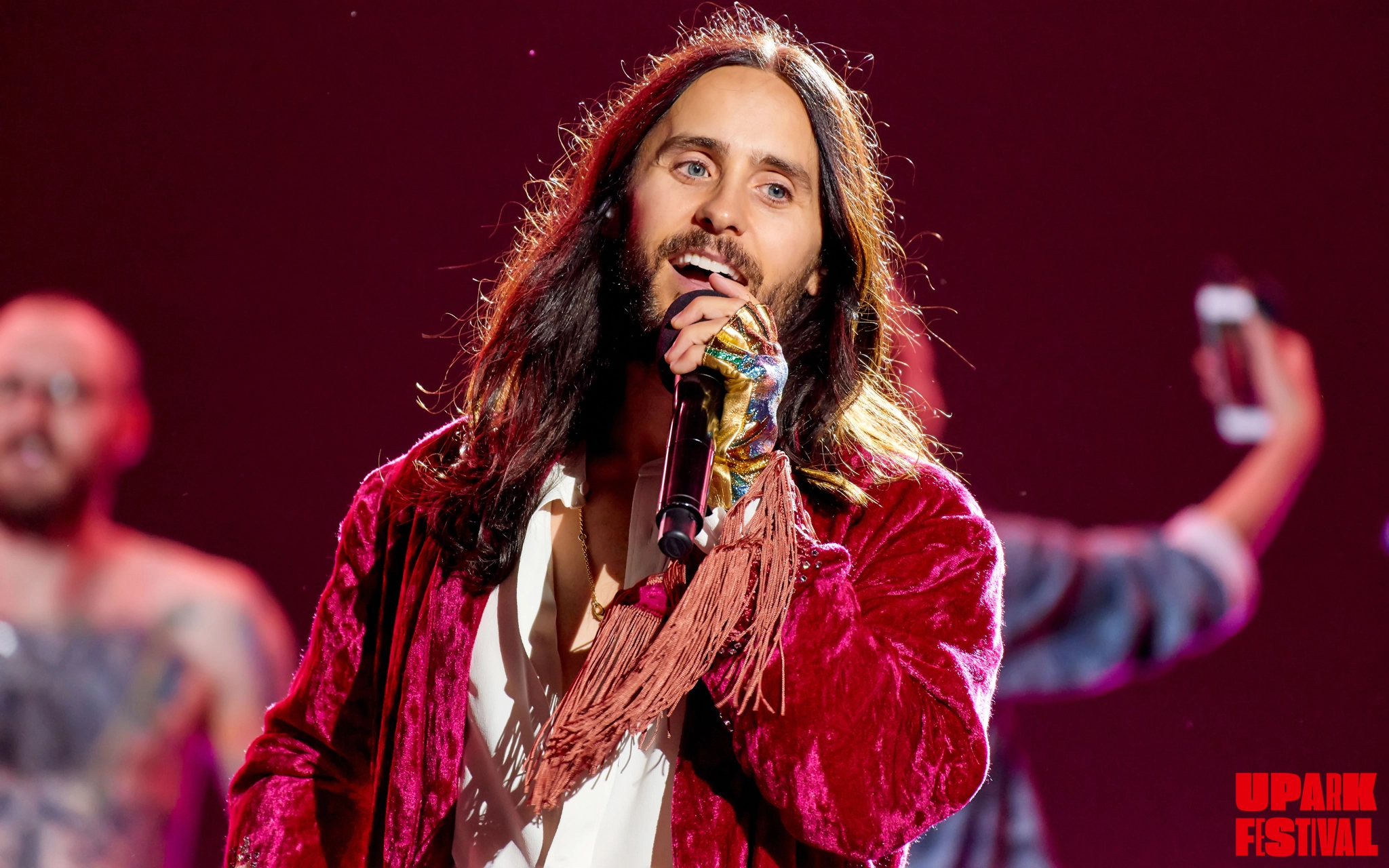 Jared Leto surprises Kyiv pedestrians with impromptu performance