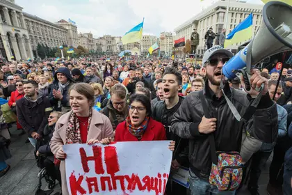 Thousands rally in Kyiv against Zelensky’s plan to end war with Russia