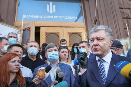 Poroshenko charged with abuse of office