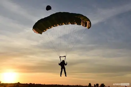 Sky News: British troops perform largest parachute drop for decades ‘to show solidarity’ with Ukraine
