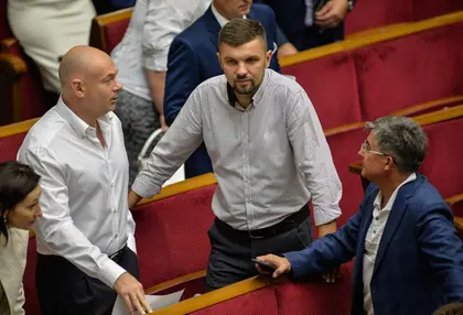 Investigative show exposes influence of Kolomoisky, Akhmetov on lawmakers 