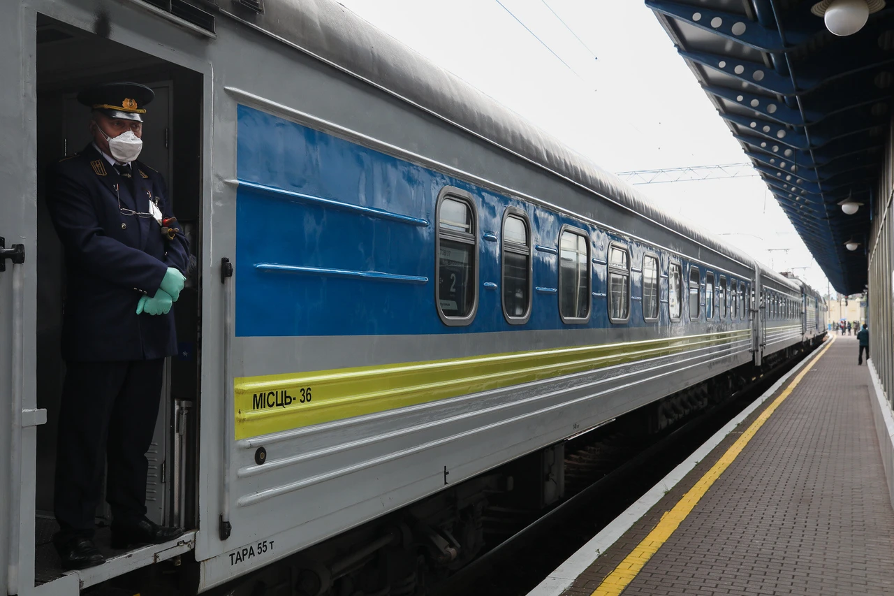 Ukrzaliznytsia opens sale of tickets for June passenger trains to Hungary, Austria
