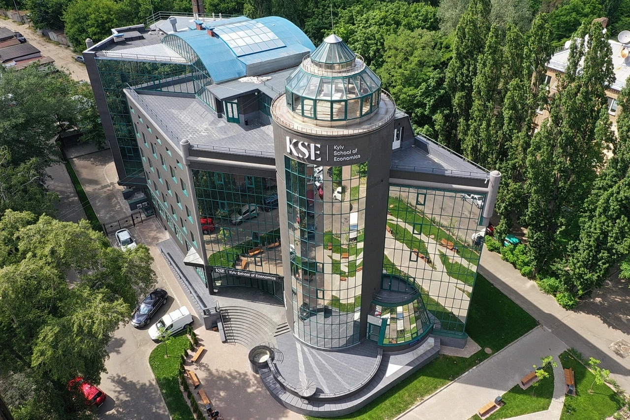 Dragon Capital spends millions to revive Kyiv School of Economics