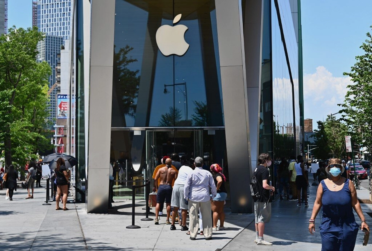 Apple officially opens office in Ukraine