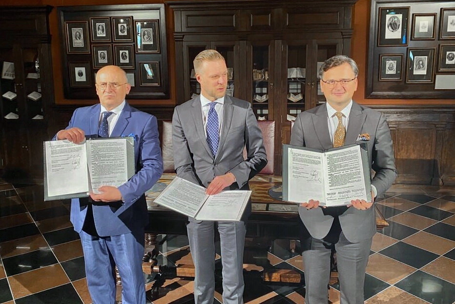 Poland, Lithuania, Ukraine sign declaration on support for Ukraine joining NATO, EU