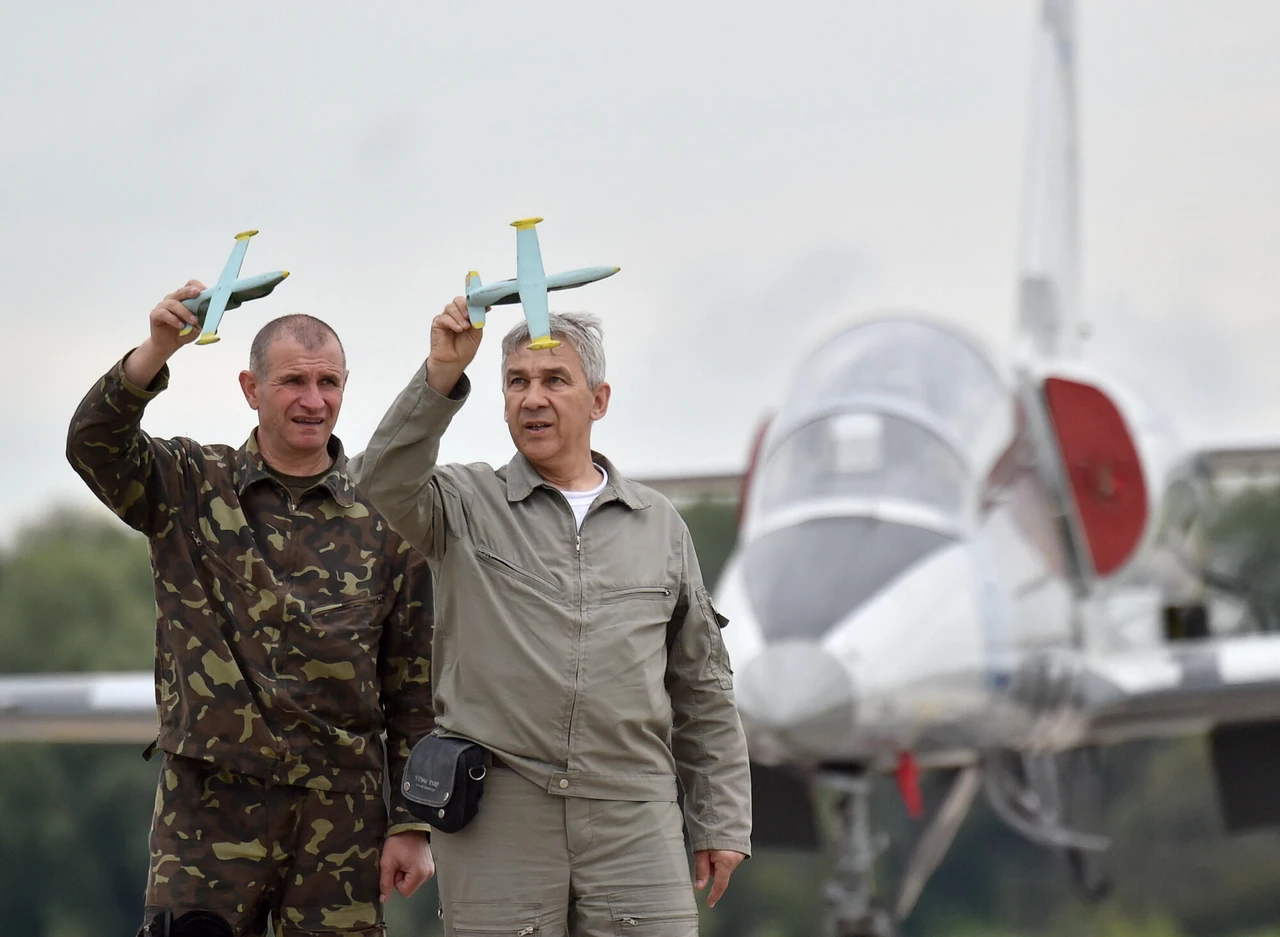 Jet pilots leave Ukraine’s Air Force en masse, threatening security