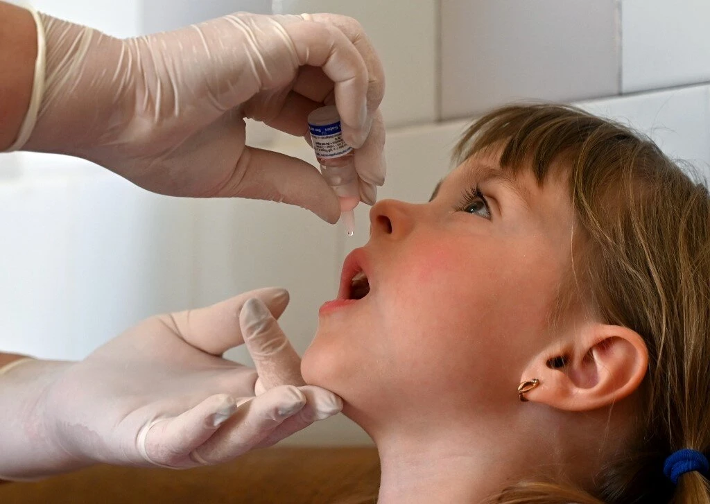 Polio vaccination rate in Ukraine is only 53%