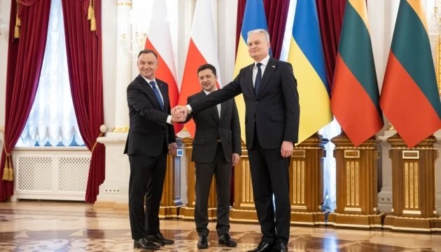 Presidents of Ukraine, Poland and Lithuania Sign Joint Statement Urging Russia To De-escalate