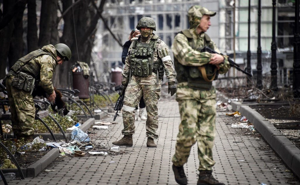 Ukraine Vows to Fight to the End in Mariupol as Ultimatum Expires