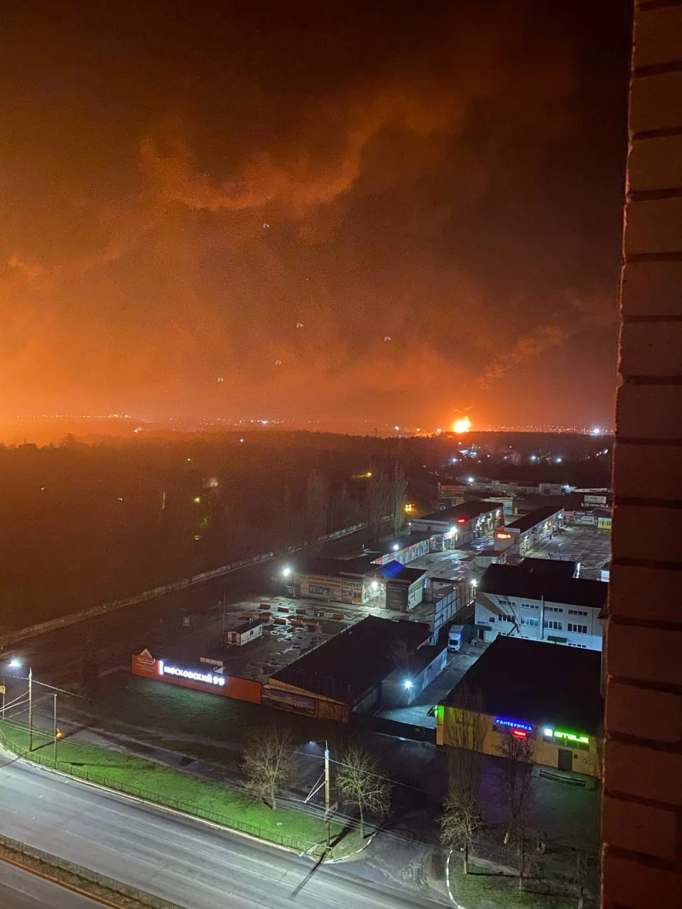 Fire Breaks Out at Two Oil Storage Facilities in Bryansk Where Russian Military is Based Nearby
