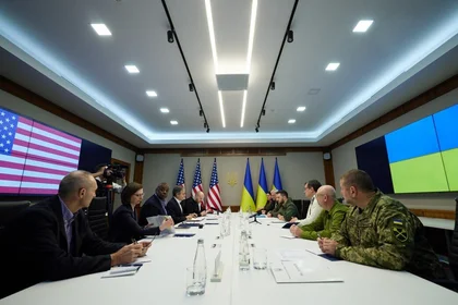 الرئيس الأوكراني يلتقي وزيرا الخارجية والدفاع الأميركيان
