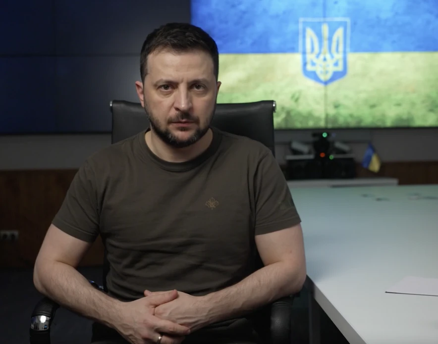 Zelensky Pays Tribute to Fallen Journalist Oleksandr Makhov in Midnight Address (VIDEO)