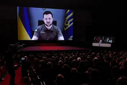 زيلينسكي يُلقي كلمة عبر الفيديو في افتتاح مهرجان كان السينمائي