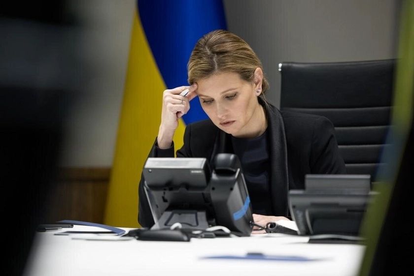 Olena Zelenska waiting like others for family to unite