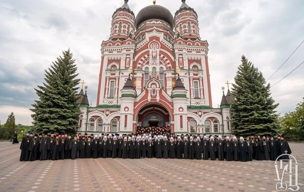 Ukrainian Orthodox loyal to Moscow break with Moscow Patriarchate