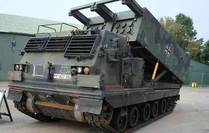 إدارة بايدن توافق على توريد أنظمة صواريخ MLRS إلى أوكرانيا