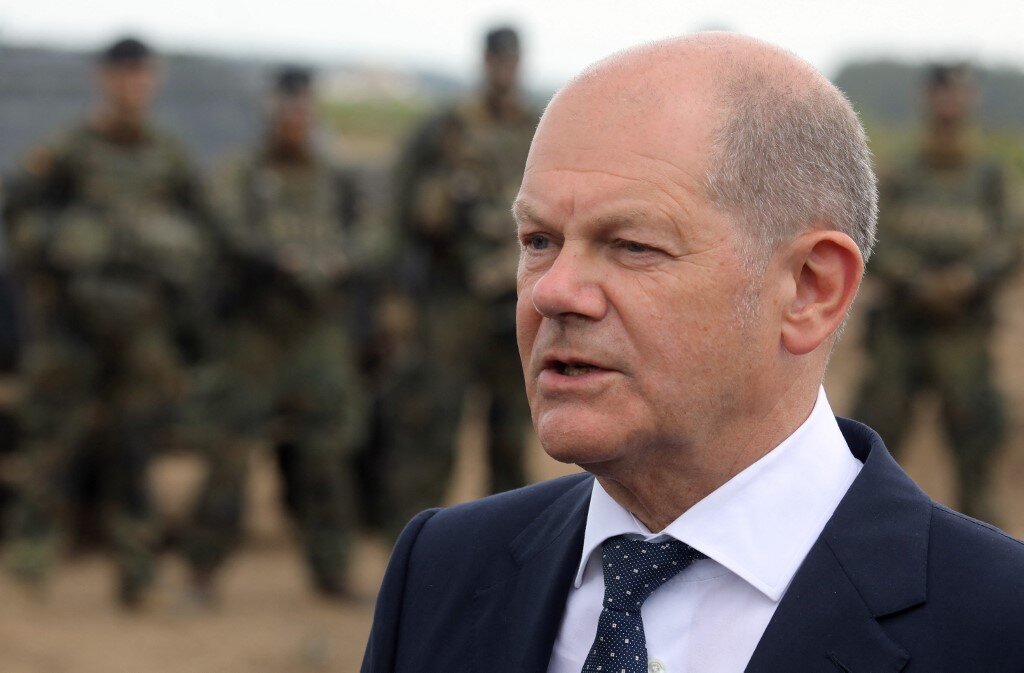 Scholz Says Germany Helping Ukraine More Than Britain