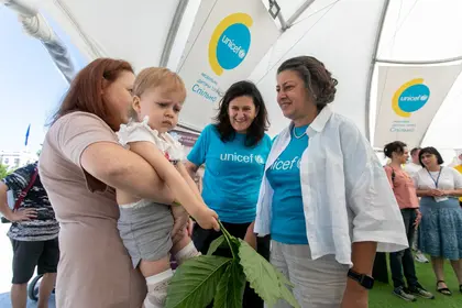 ООН застерігає від усиновлення українських дітей у Росії