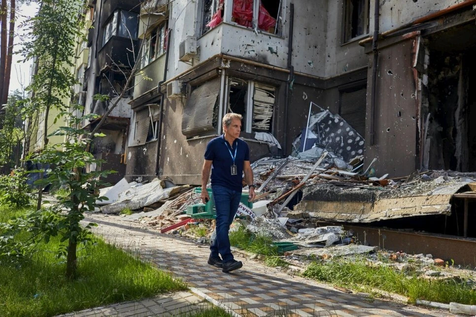 UNHCR Ambassador Ben Stiller in Ukraine, Urges Equal Treatment for Refugees