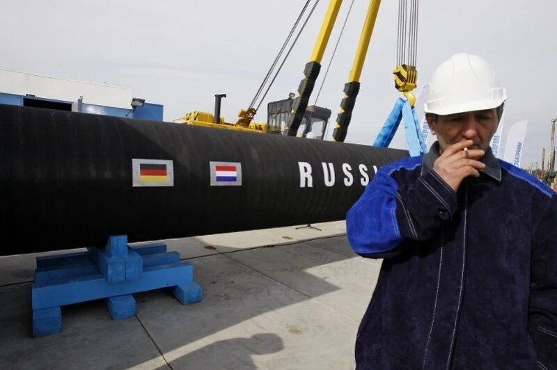 Russian gas flows via Ukraine hit ‘historic low’