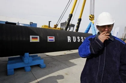 تدفقات الغاز الروسي عبر أوكرانيا تبلغ “أدنى مستوى تاريخي” لها