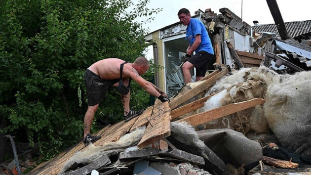 Hunt for Missing Civilians Underway After Russian Strike on Apartment Building