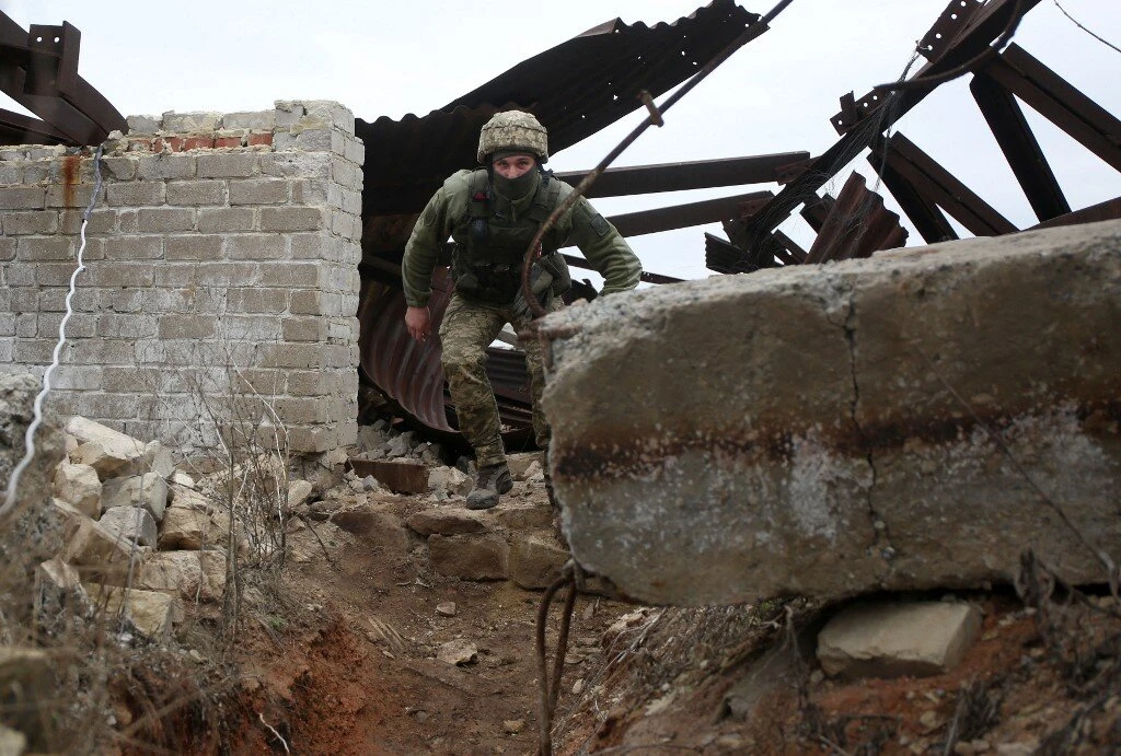 Ukraine’s Armed Forces Repel Another Offensive Near Marinka, Forcing Russians to Flee