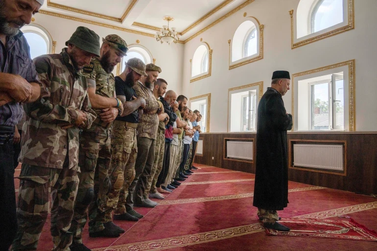 Muslims Gather in Ukraine to Pray for Victory Against Russia