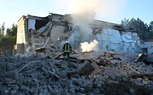 Overnight Russian attacks partly destroy business center in Mykolaiv, hit Kharkiv  