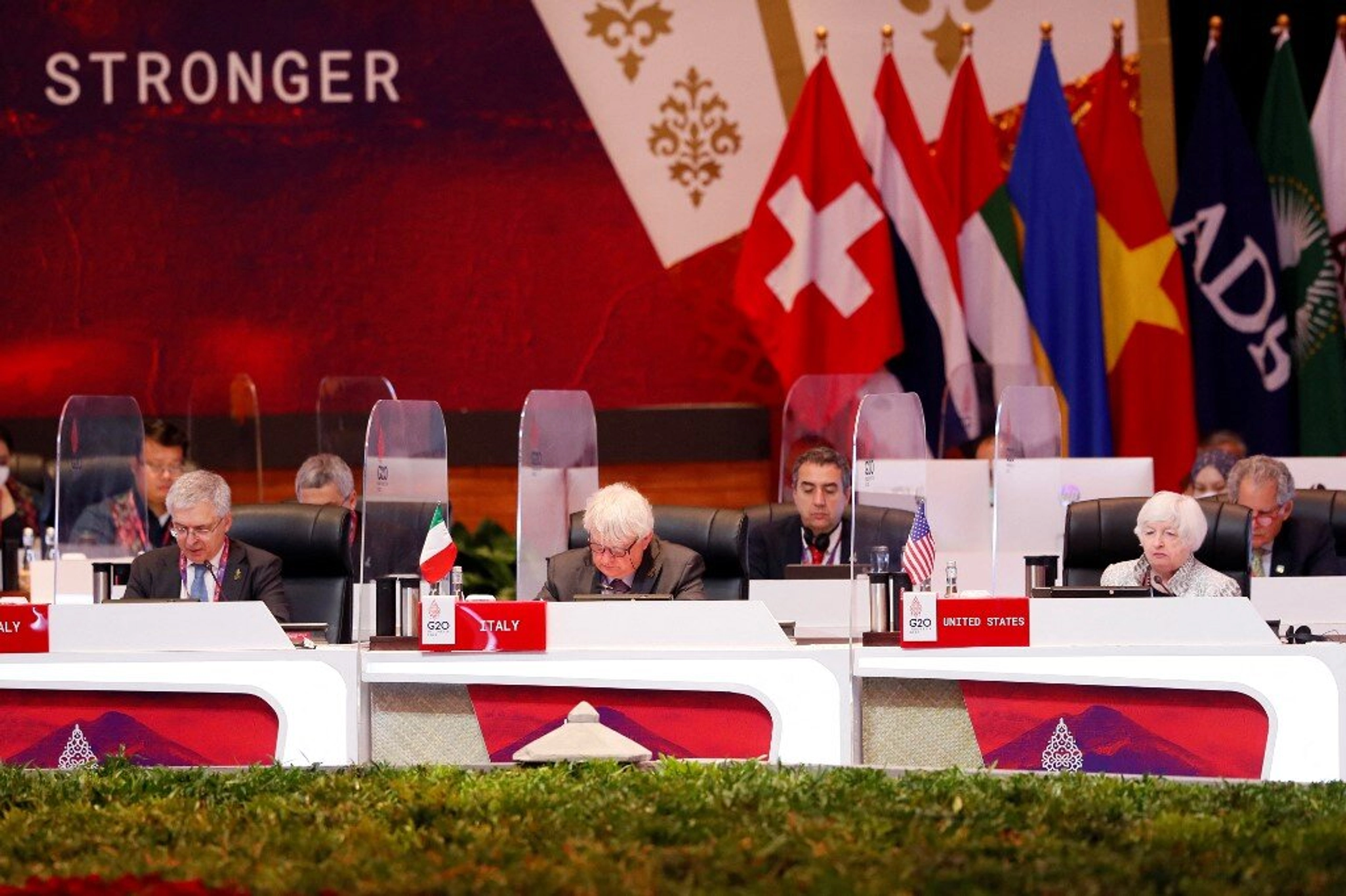 Western nations condemn Russia over Ukraine at G20 Indonesia talks