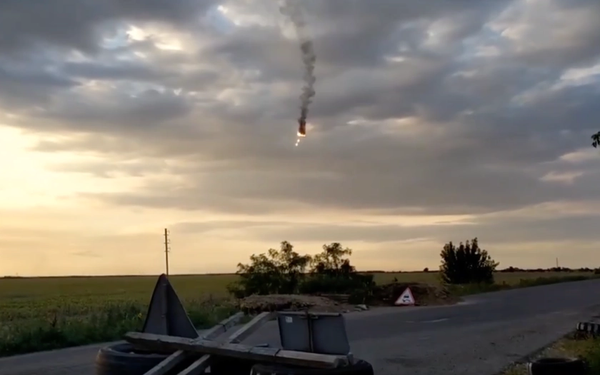 Ukrainian Troops Strike Enemy Tank Platoon, Command Posts in South