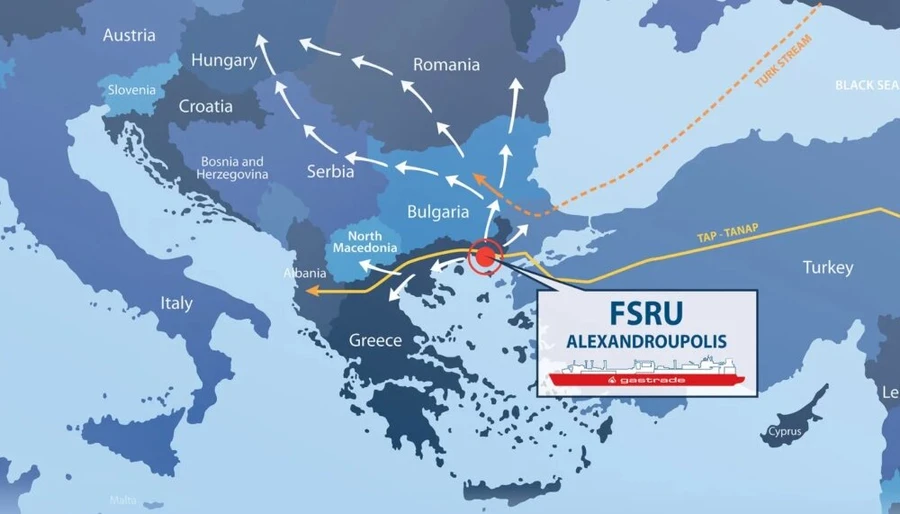 Strategic Port Access in Greece Supports Ukraine – US Defense Secretary