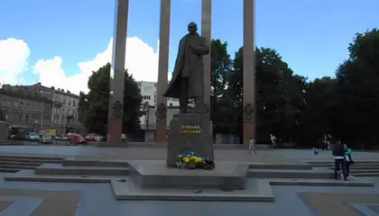 Колаборанти зливали ворогу координати для ракетного удару по пам’ятнику Бандері у Львові