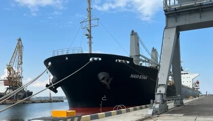 أربع سفن أخرى تحمل مواد غذائية تغادر الموانئ الأوكرانية