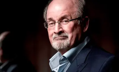 Salman Rushdie, Opponent of Russia’s Invasion of Ukraine, Attacked in New York
