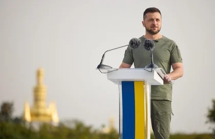 Зеленський взяв участь у церемонії підняття Державного Прапора