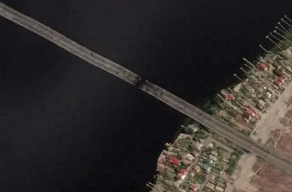 Antonivsky Bridge Struck Again