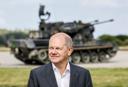Scholz Sees Germany’s ‘Special Responsibility’ on Building Ukraine Artillery, Air Defence