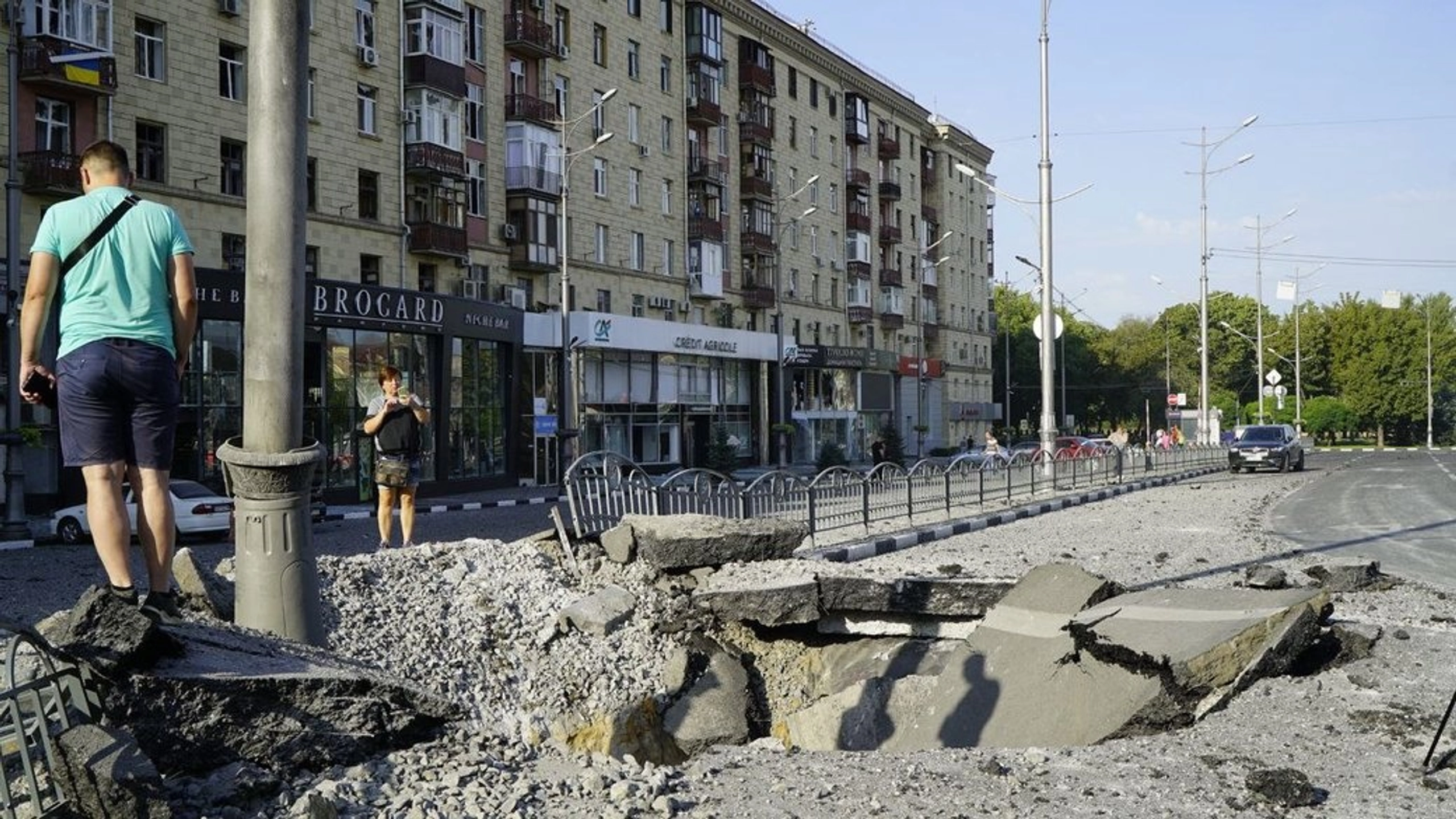 Росіяни обстріляли центр Харкова, щонайменше четверо цивільних загинуло.