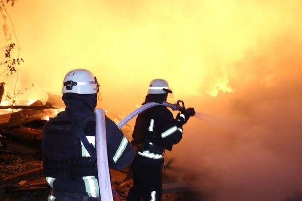 Huge fire breaks out as Russian troops strike Kharkiv with missiles