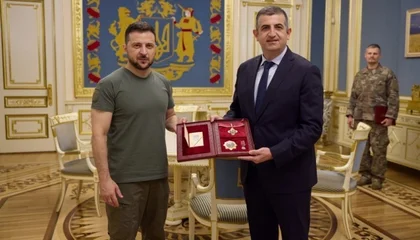 Зеленський нагородив керівника турецького виробника безпілотників “Байкар”