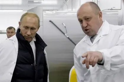 Putin Ally Allegedly Seen Recruiting Prisoners to Fight in Ukraine