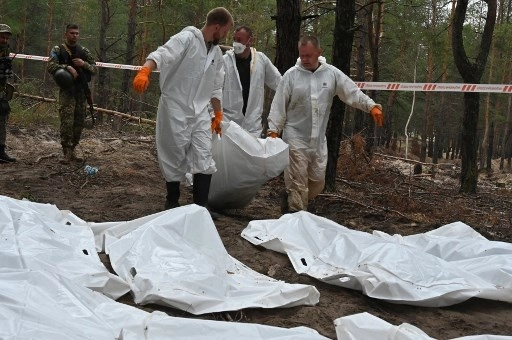 99 Percent of Exhumed Bodies Have “Signs of Violent Death”: Ukraine Official