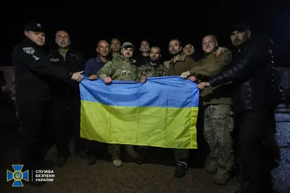 Україна повернула додому з полону 215 військових. Росія за це отримала Медведчука