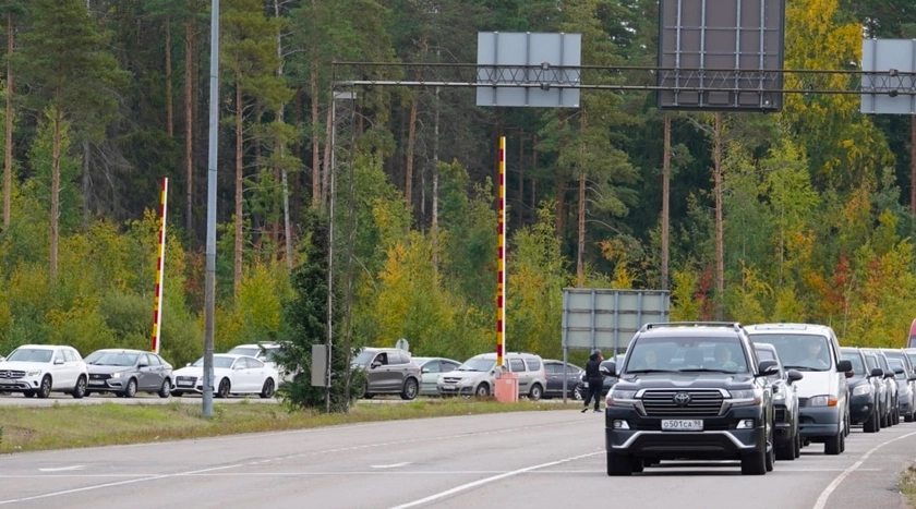 Europe Faces Dilemma on Russians Fleeing Putin’s Draft