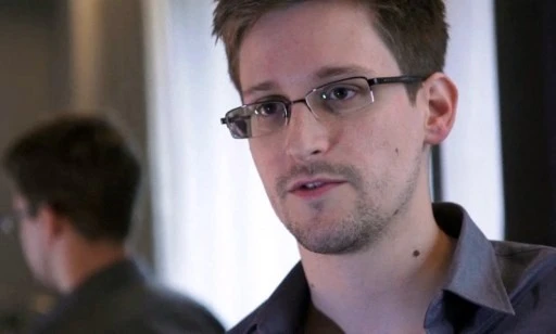 Putin Grants Citizenship to US Whistleblower Snowden