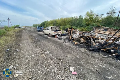 На Харківщині виявили обстріляну автомобільну колону: щонайменше 20 загиблих