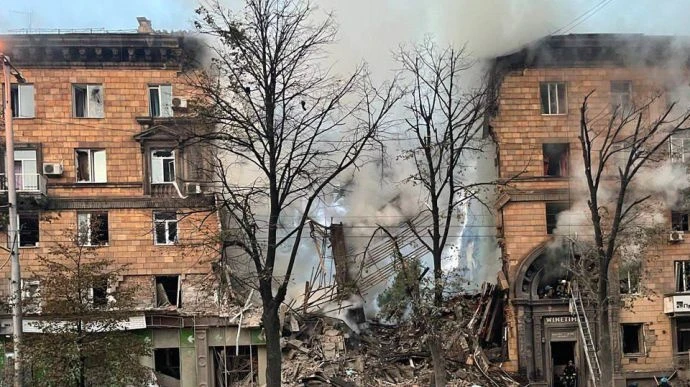 Deadly Strikes Batter Ukraine City of Zaporizhzhia