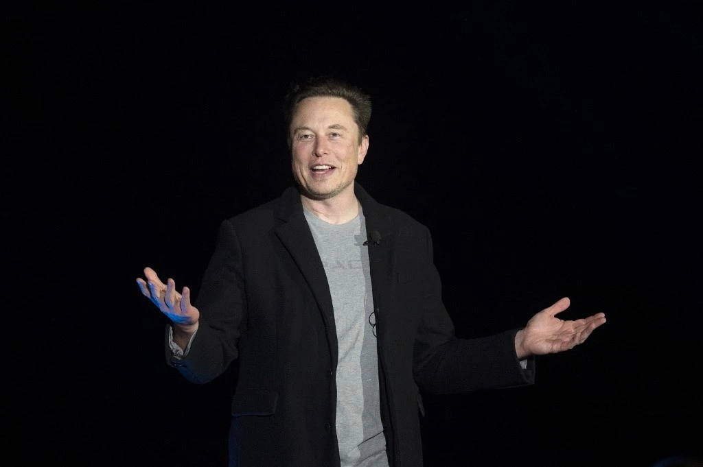 Elon Musk Replies to Kyiv Post Criticism on Twitter